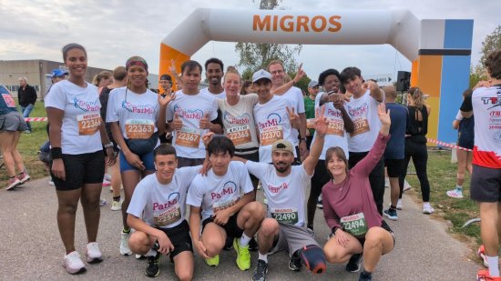Image L'&eacute;quipe de course de ParMi fait le Morat-Fribourg